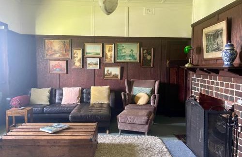Tenterfield House | The Brown House Tenterfield
