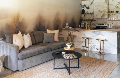 Downtown Cottage | The Bryan Treehouse, near Texas A&M! Your Home Away from Home!