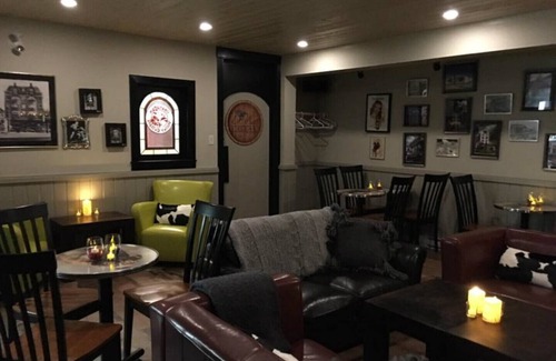 Silver Star Mountain Hotel | The Bulldog Silver Star - Standard Queen + Queen 1