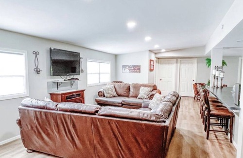 Graford House | The Bunkhouse at PK Lake with Pool Table.nSleeps 12. Close to Rocker B