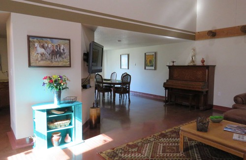 Manhattan House | the Bunkhouse - just 5 minutes from downtown Manhattan