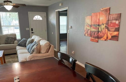 Stephenville House | The Burger and Frey Street House