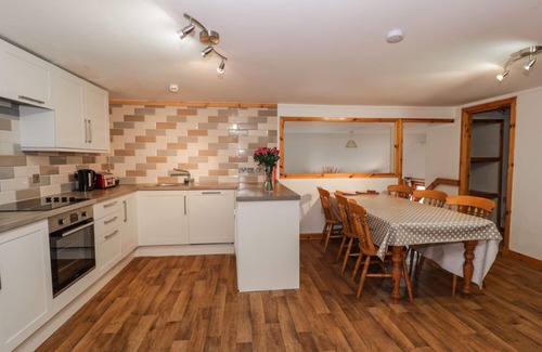 Newton Stewart Cottage | THE BYRE, pet friendly, with a garden in Newton Stewart