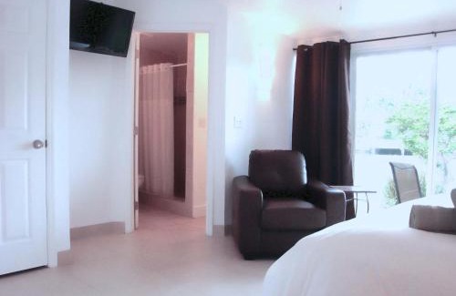 Wilton Manors Resort | The Cabanas Guesthouse & Spa - Gay Resort catering to Gay Men