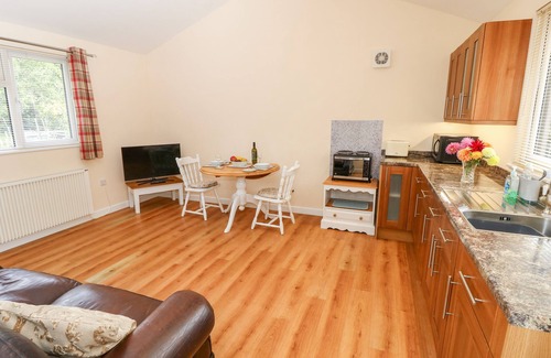 Godshill Cottage | THE CABIN, character holiday cottage in Sandford, Isle Of Wight