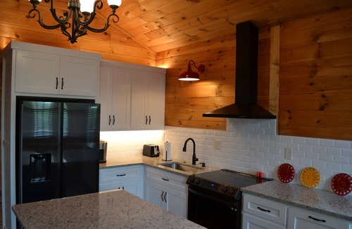 Jasper House | The Cabin on Main. Fully furnished home on Main St in downtown Jasper.