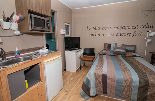 Pointe-au-Pere Ski Chalet | The Cabines du Phare are located in Rimouski by the sea. They are composed of te