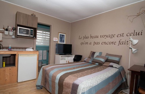 Pointe-au-Pere Ski Chalet | The Cabines du Phare are located in Rimouski by the sea. They are composed of te