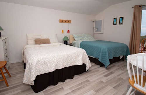 Pointe-au-Pere Ski Chalet | The Cabines du Phare are located in Rimouski by the sea. They are composed of te