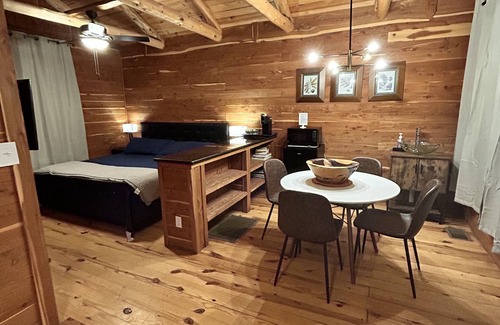 Georgetown Cabin | The Cabins at Angel Springs - Wildflower