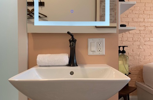 Beverly Hotel | The Cabot Lodge