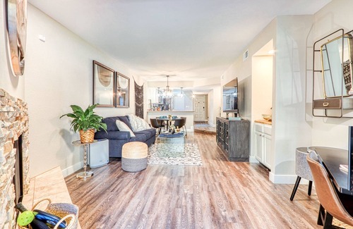 McCormick Ranch Apartment | The Cacti Crashpad~Epicenter of fun|2 Heated Pools