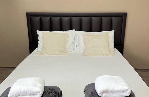 Chong Nonsi Hotel | The Cage Yan Nawa