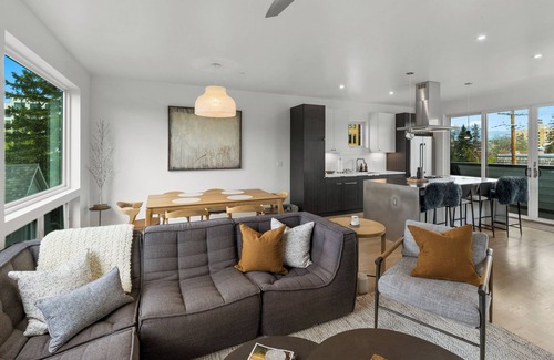 Bozeman House | The Cairns - Tri-level condo a few blocks from the heart of downtown Bozeman.