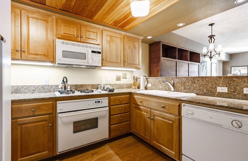 Downtown Park City Condo | The Caledonian by All Seasons Resort Lodging