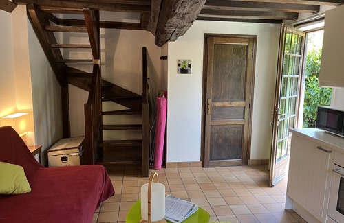 Bonneville-la-Louvet Cottage | "The Calonne" cottage in the field of Tostes