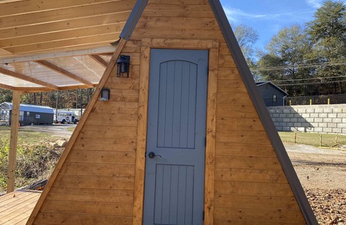 Greenville Cabin | The Camellia River Pod on the Saluda River