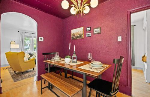 Drumheller House | The Canary 2BR Gem in Downtown Drumheller