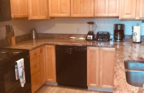 Marion House | The Canary at Lake of Egypt