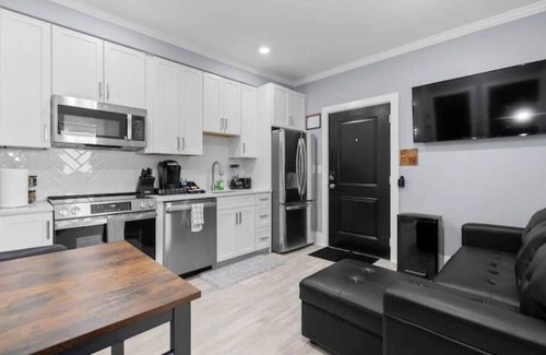 Kingman Park Apartment | The Capitol Suite + 2Bed Condo+Private Parking