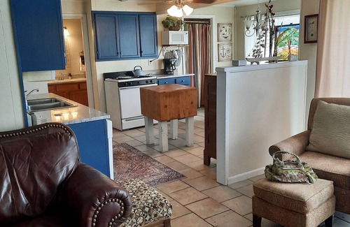 Lake Hamilton House | 'The Captain's Cottage' on Lake Hamilton