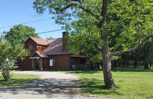 Denison House | The Captain's Quarters on Lake Texoma