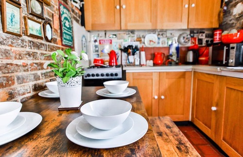 Old Town Hastings Cottage | The Captains Cottage (Old Town)