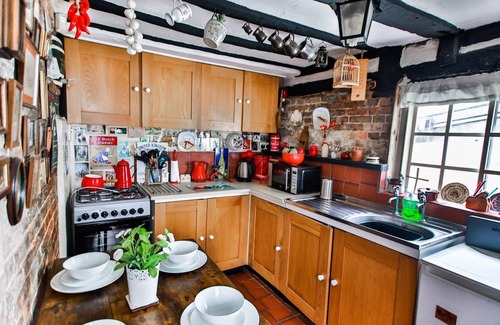 Old Town Hastings Cottage | The Captains Cottage (Old Town)