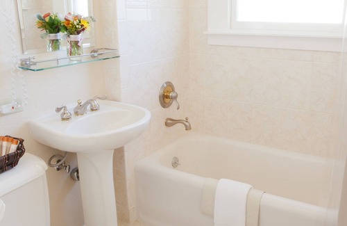 University South Hotel | The Cardinal Hotel