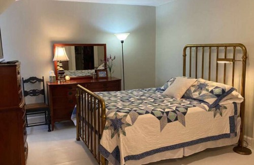 Maysville Apartment | THE CARDINAL'S NEST -