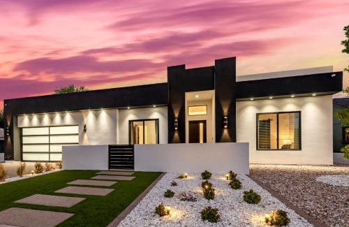 Peaceful Valley House | The Carlisle Luxe Villa