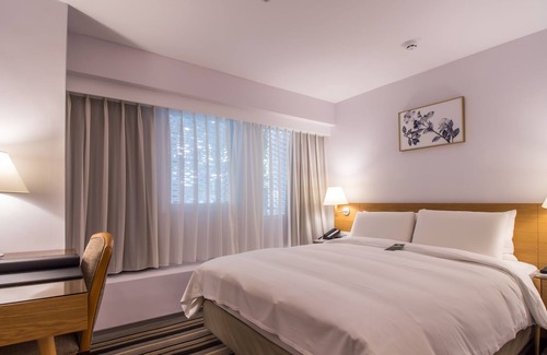 West District Hotel | The Carlton