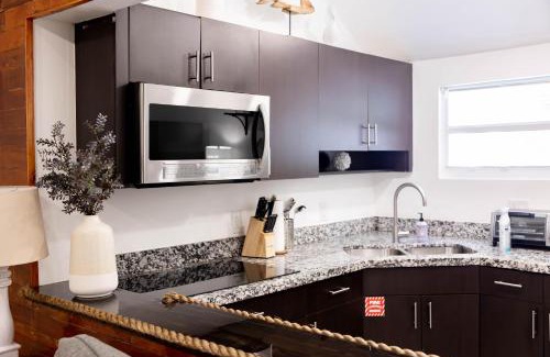 Meadows House | The Caroline Suite