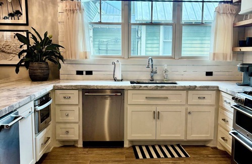 Eufaula House | The Cart House Sleeps 15 Golf Cart Luxury