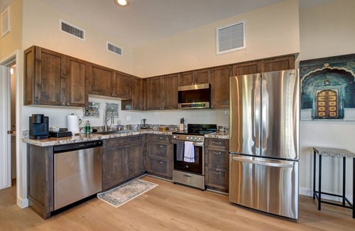 Prescott Apartment | The Casablanca Suite at the Gurley Street Inn