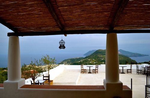 Pianoconte Apartment | The Cave - panoramic studio with patio, Villa Paradis, Lipari