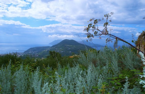 Pianoconte Apartment | The Cave - panoramic studio with patio, Villa Paradis, Lipari