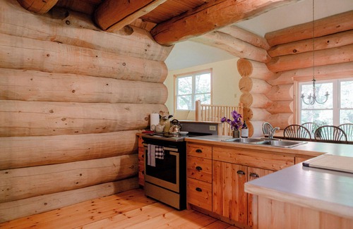 Prince Edward House | The Cedar Crest Log House