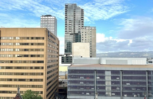 Adelaide Central Business District Apartment | "The Cedar" in the heart of CBD/Realm 1 BR Apt/Wi-Fi/Gym