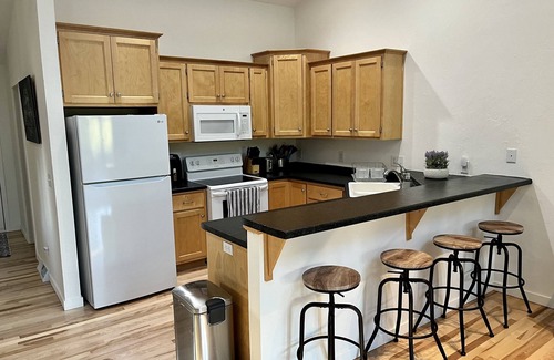 Appleton Apartment | The Cedars Hideaway: Tranquil Retreat in Kimberly