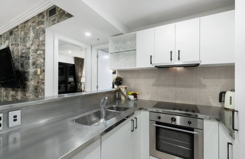 Auckland Central Business District Apartment | The Celebrity - Viaduct