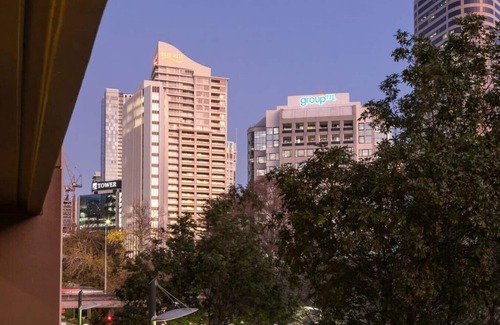 Auckland Central Business District Apartment | The Celebrity - Viaduct