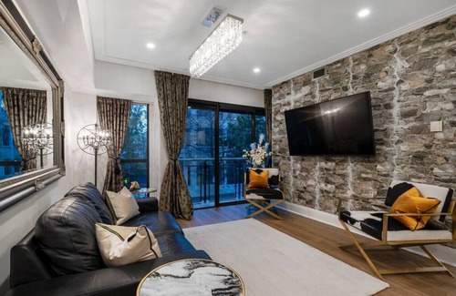 Auckland Central Business District Apartment | The Celebrity - Viaduct