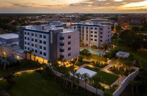 Orlando Hotel | The Celeste Hotel, Orlando, a Tribute Portfolio Hotel