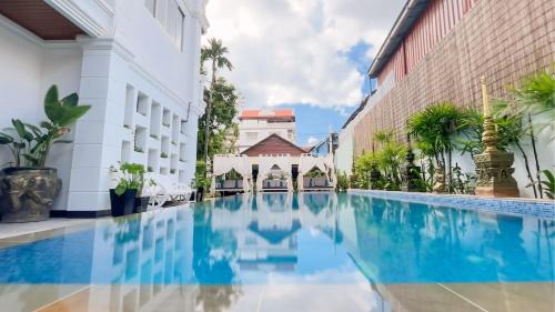 Downtown Siem Reap Hotel | The Center Point