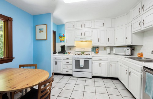 Gainesville House | The Chalet, a charming 3-bedroom Chalet located in Gainesville, FL