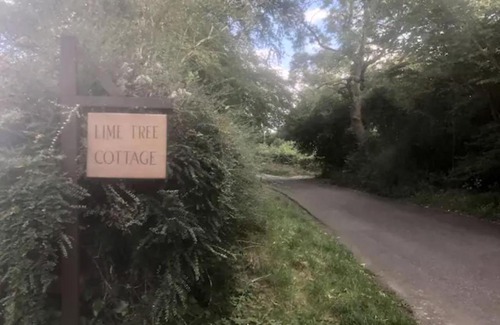 Andover House | The Chalet, Lime Tree Cottage Andover