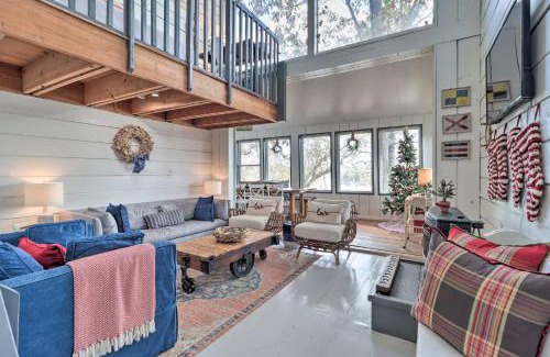 Eatonton House | The Chalet on Sinclair with Private Dock and Kayaks!
