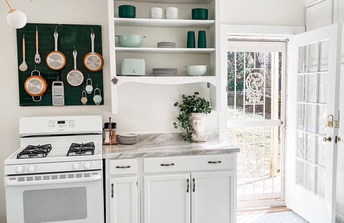 Evergreen House | The Chandelier House + Loft of Midtown - Near It All!