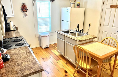 Mountain View House | The Chandler House, 211 N Peabody Ave, Moutain View, Ar. 72560